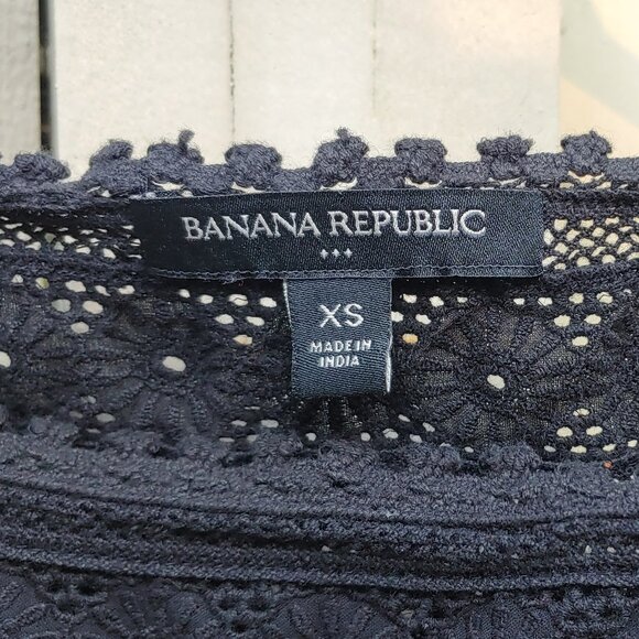 Banana Republic Lace Tank - Picture 2 of 11